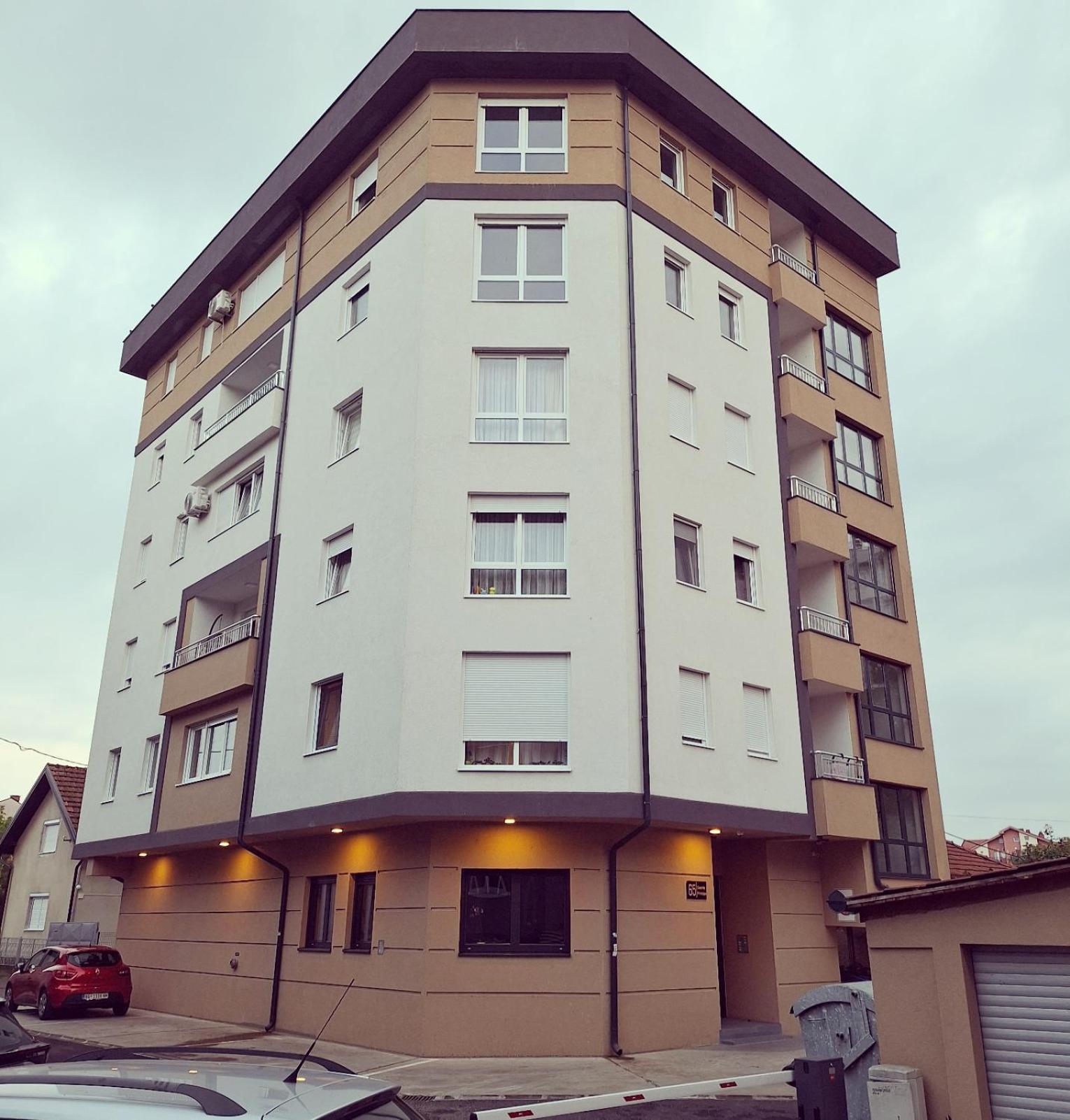 Azimut Apartman Bijeljina Buitenkant foto