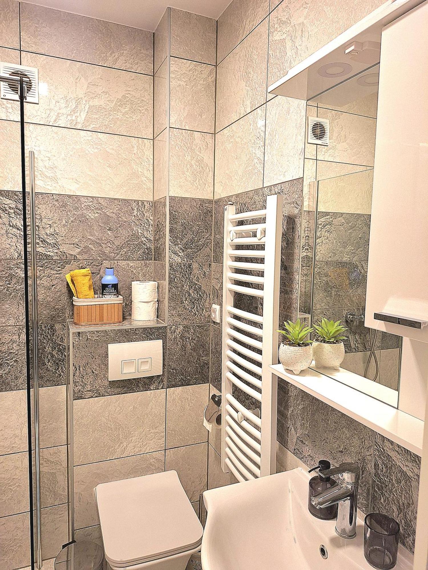 Azimut Apartman Bijeljina Buitenkant foto